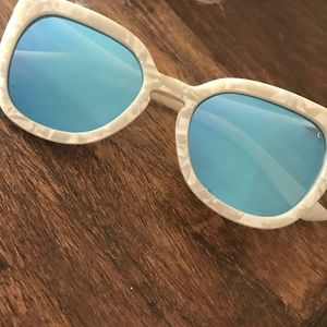 Quay Noosa Pearl Sunglasses